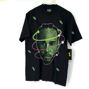 44 NWT men’s small graphic t shirt